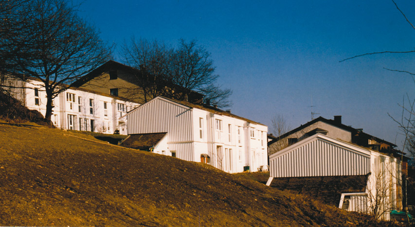 Detlef Grüneke - "Am Berge II", Herdecke/Ruhr, Hausgruppe am Hang, 1989, 7 EFH, Selbsthilfeprojekt